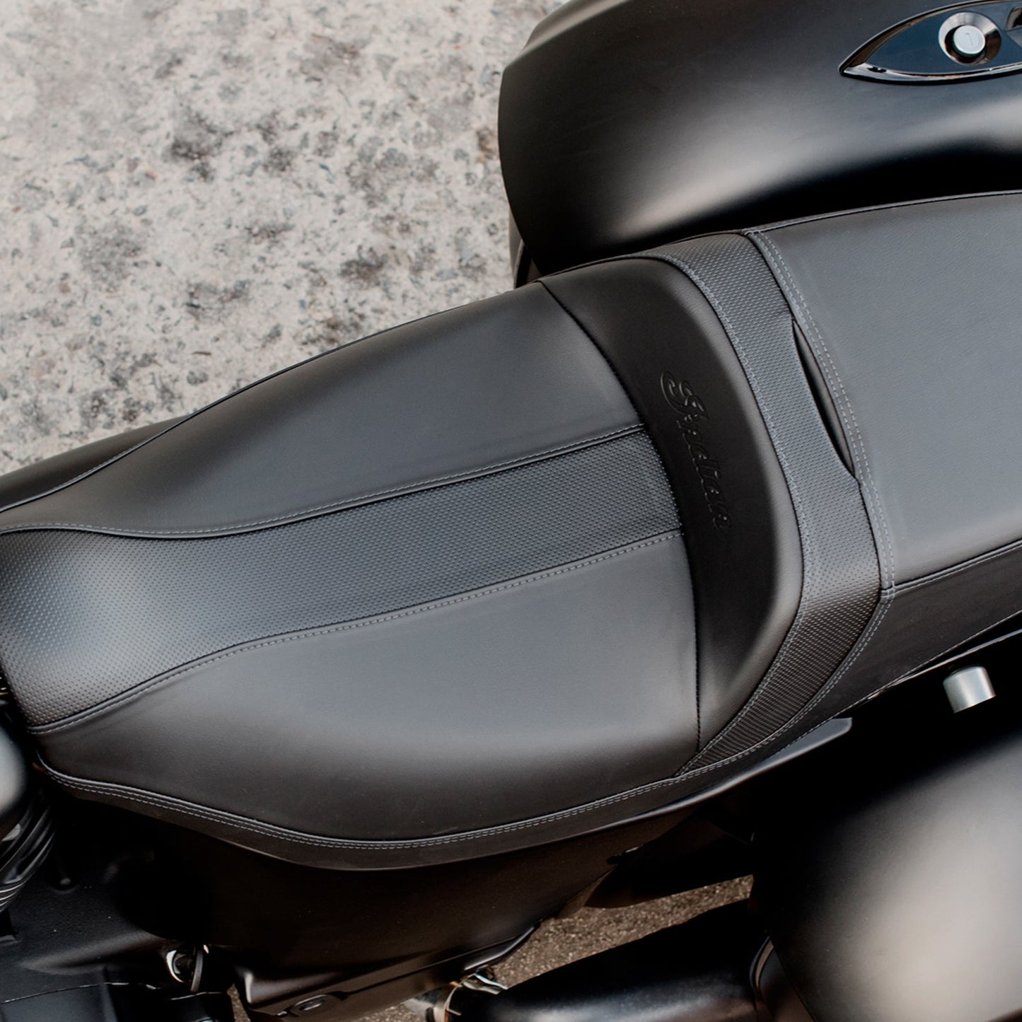 All-Weather Vinyl Rogue Seat -Black